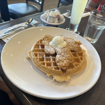 Broken Yolk Cafe - Chicken and Waffles - Breakfast & Brunch Near Me - Del Mar, California