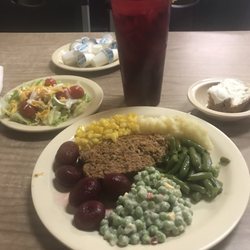 The Ranch House - Buffet delicious and very fresh!