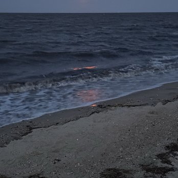 Pickering Beach - Moon rise - Beaches Near Me Pickering Beach - Moon rise - Beaches Near Me