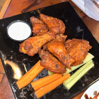 Burke Publick House - Buffalo wings - New American Near Me - East Burke, Vermont Burke Publick House - Buffalo wings - New American Near Me - East Burke, Vermont