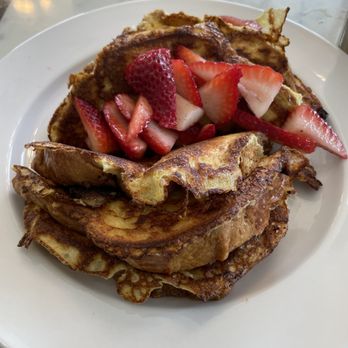 Rachel's cafe - Portuguese sweet bread French toast - Breakfast & Brunch Near Me - Wakefield, Rhode Island