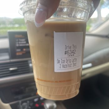 Dunkin' - Iced hazelnut latte ordered it with oatmilk but looks and tastes like it wasn't - Donuts Near Me - Kapolei, Hawaii