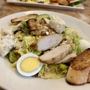 Eggspectation - Complexe Desjardins - Cobb Salad - Breakfast & Brunch Near Me - Montreal, Quebec