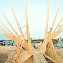 Village au Pied-du-Courant - Structure de bois
