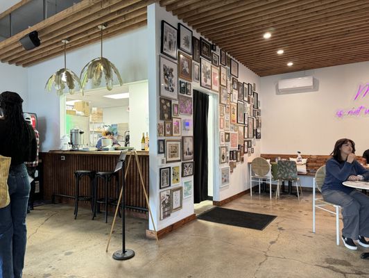 Bilia Eatery by null