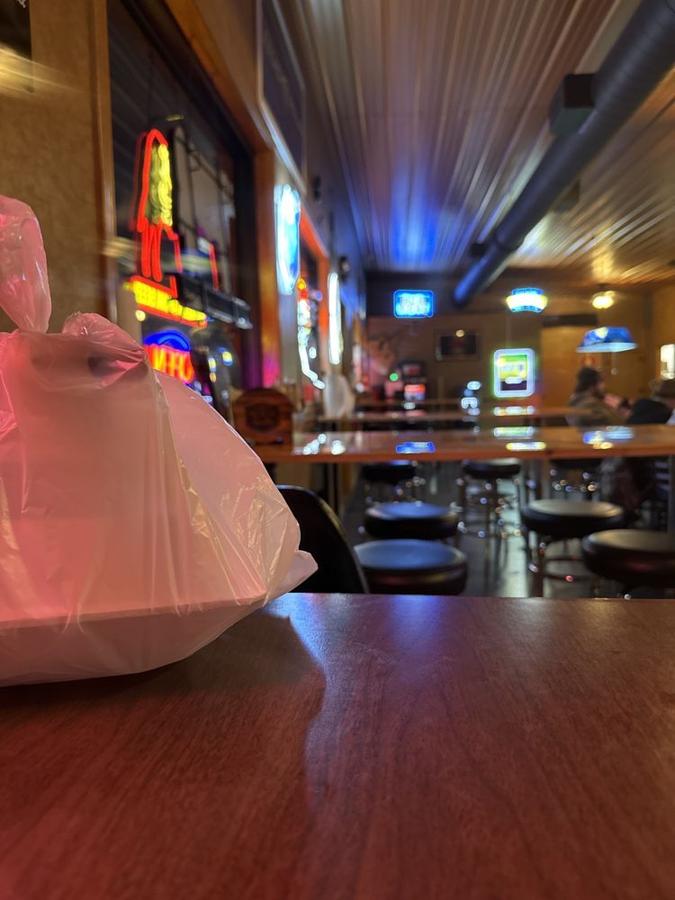 LUCKY’S BARBQ Updated September 2024 805 Schuyler St, Oquawka