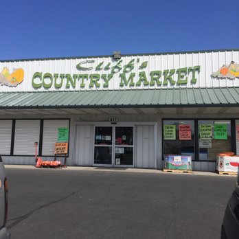 Cliff's Country Market - Exterior of the store - Fruits & Veggies Near Me - Caldwell, Idaho