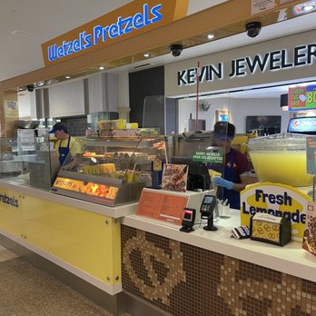 Wetzel's Pretzels - Wetzel's Pretzels Kiosk/Stand in the Santa Maria Mall - Pretzels Near Me - Santa Maria, California