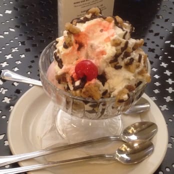 Lolli And Pops - Classic sundae. - Candy Stores Near Me - Glendale, California