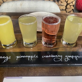 Whiskey Cake - Mimosa flight - New American Near Me - Plano, Texas