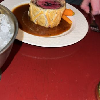 Harry's - Beef Wellington - Steakhouses Near Me - Manhattan, New York Harry's - Beef Wellington - Steakhouses Near Me - Manhattan, New York