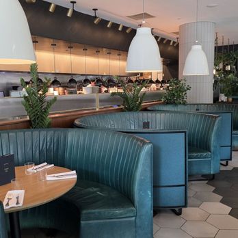 Earls Kitchen + Bar - Cocktail Bars Near Me - Plano, Texas