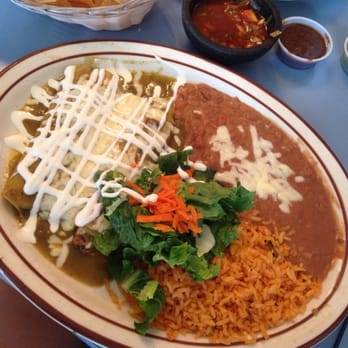 El Metate Cafe - Enchiladas de pollo with horrible hard rice and beans that'll get you sick!!! - Mexican Near Me - Pasadena, California El Metate Cafe - Enchiladas de pollo with horrible hard rice and beans that'll get you sick!!! - Mexican Near Me - Pasadena, California