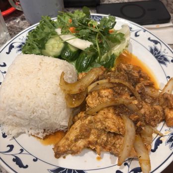 Pho Oregon Restaurant - Lemongrass Chicken - Vietnamese Near Me - Portland, Oregon
