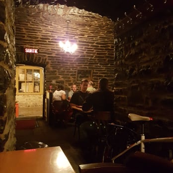 Oncle Antoine - Pubs Near Me - Quebec City, Quebec Oncle Antoine - Pubs Near Me - Quebec City, Quebec