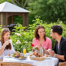 Vitalhotel der Parktherme Bad Radkersburg - Frühstücken auf der Terrasse des Vitalhotel der Parktherme Bad Radkersburg