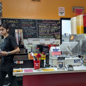 Minna's Restaurant - Store ambience - Mexican Near Me - Chicago, Illinois