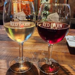 RWD BARN WHITE AND RED BARN DARK RED (SANGRIA) RWD BARN WHITE AND RED BARN DARK RED (SANGRIA)