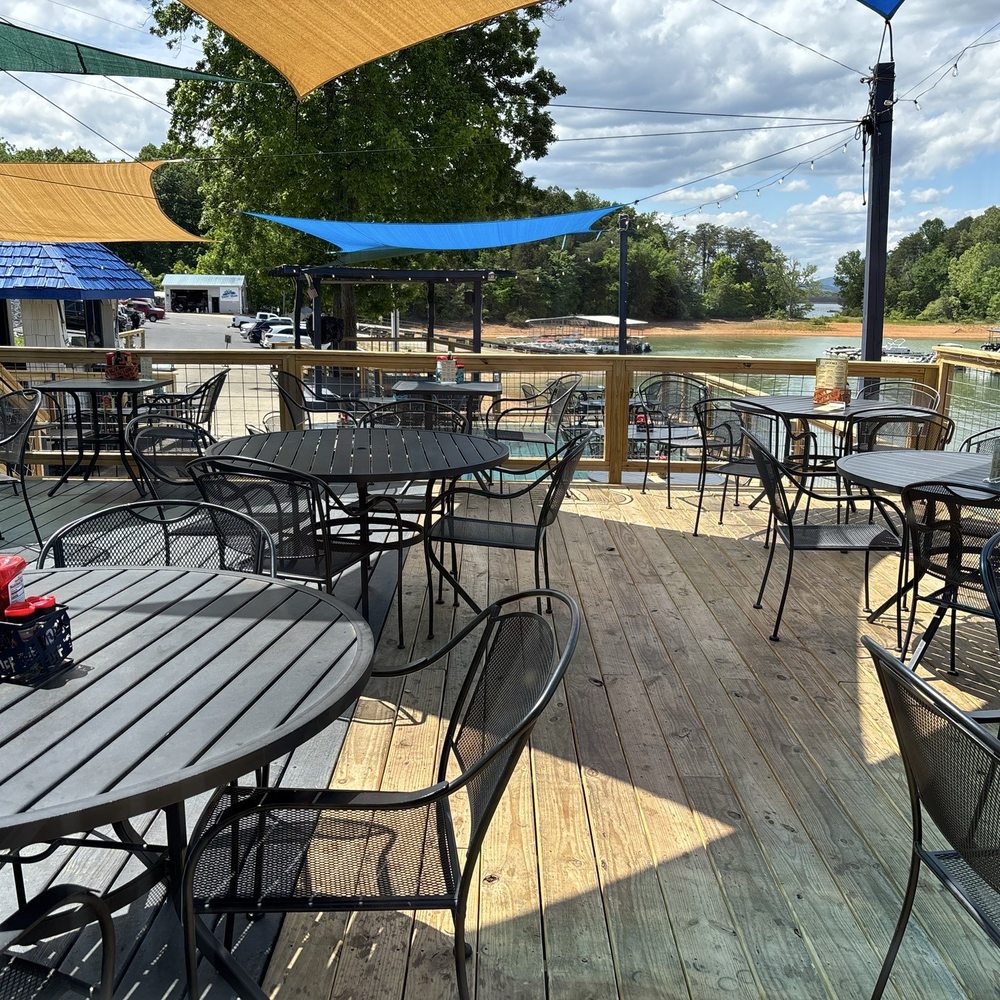 Off The Hook - Outside seating - American Near Me - Jefferson City, Tennessee Off The Hook - Outside seating - American Near Me - Jefferson City, Tennessee