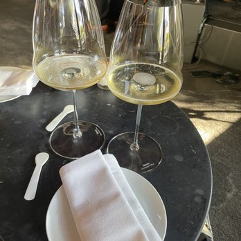 RO Restaurant & Lounge - Sparkling love - Lounges Near Me - Yountville, California