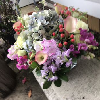 Annabel Green Flowers - Florists Near Me - Wilton, Connecticut Annabel Green Flowers - Florists Near Me - Wilton, Connecticut