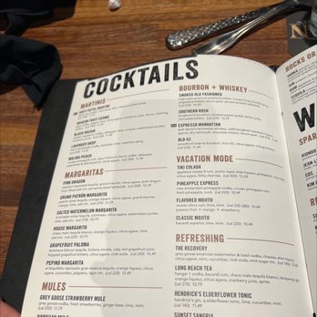 Yard House - Cocktails - New American Near Me - Rancho Cucamonga, California
