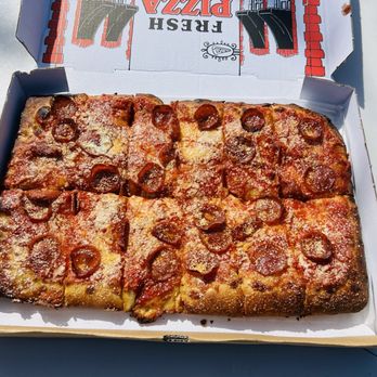 Petramale Pizza - Am I an NYC?! - Pizza Near Me - Los Angeles, California Petramale Pizza - Am I an NYC?! - Pizza Near Me - Los Angeles, California
