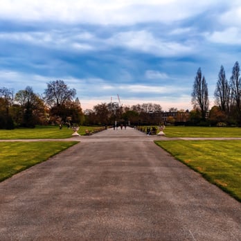 Queen Mary's Garden - Tranquility at its best - Botanical Gardens Near Me - London, XGL