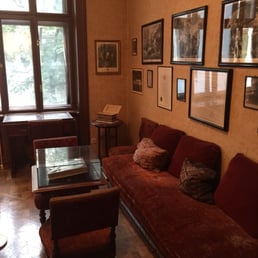 Waiting room Waiting room