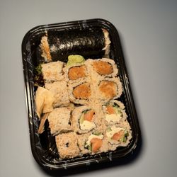 Yukiyama Japanese Restaurant - Spicy tuna roll Philly roll