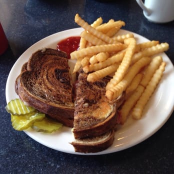 Family Table Restaurant - American Near Me - Le Mars, Iowa Family Table Restaurant - American Near Me - Le Mars, Iowa