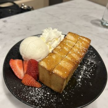 Spot Dessert Bar - Golden Toast - Desserts Near Me - Long Island City, New York Spot Dessert Bar - Golden Toast - Desserts Near Me - Long Island City, New York