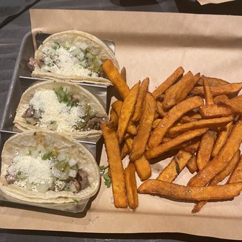 Blind Owl Brewery - Steak tacos - Brewpubs Near Me - Indianapolis, Indiana
