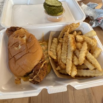 Dave's Hot Chicken - Dave's #4 1 Slider with Fries - Chicken Shop Near Me - Orlando, Florida