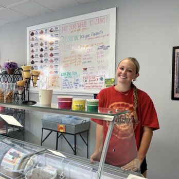 Small Town Scoop - Ice Cream & Frozen Yogurt Near Me - Murphysboro, Illinois