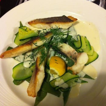 L'Enchotte - Filet de dorade, courgettes et haricots - Food Near Me - Paris, 75