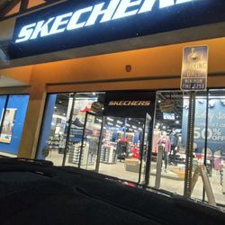 SKECHERS Warehouse Outlet
