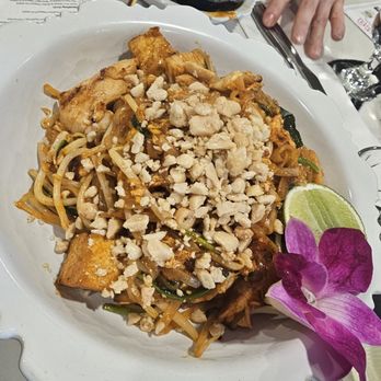 Osha Thai - Pad Thai - Thai Near Me - San Francisco, California