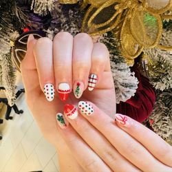 Dazzling Nail Bar