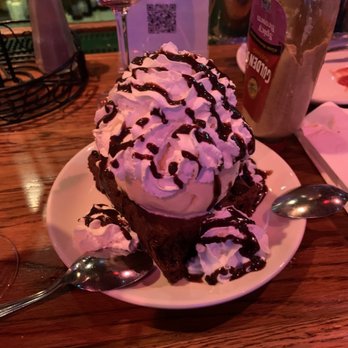 Barnacle Bill's - Brownie a la mode - Bars Near Me - Rumson, New Jersey