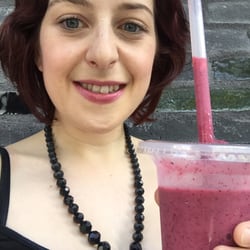 Crussh - Summer smoothie selfie