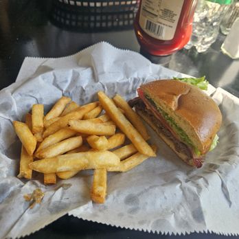 Holly Jo's Creekside Grill - Ring of Fire Burger and Fries - American Near Me - Boones Mill, Virginia