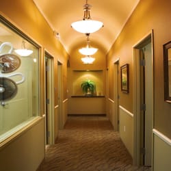 The Eye Institute of Silicon Valley - Hallway to rooms