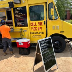 Oaxaca Flavors - Food truck on huges road