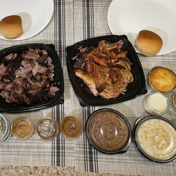 Sharko's BBQ - Pig Out 4 (2 lbs of meat, 3 half-pint sides)
