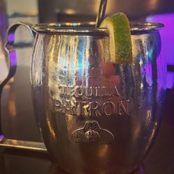 Vice - Vice Mule (burbon, ginger beer, pineapple juice)