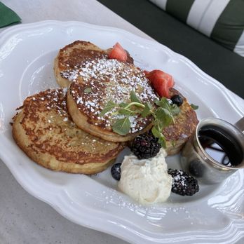 Chéri Rooftop - Crème brûlée pancakes - Lounges Near Me - Las Vegas, Nevada
