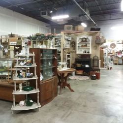 Freakin' Antiquin' Vintage Market - Basic stuff.