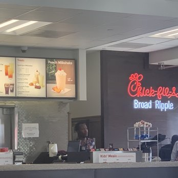 Chick-fil-A - ows a man at the counter - Fast Food Near Me - Indianapolis, Indiana
