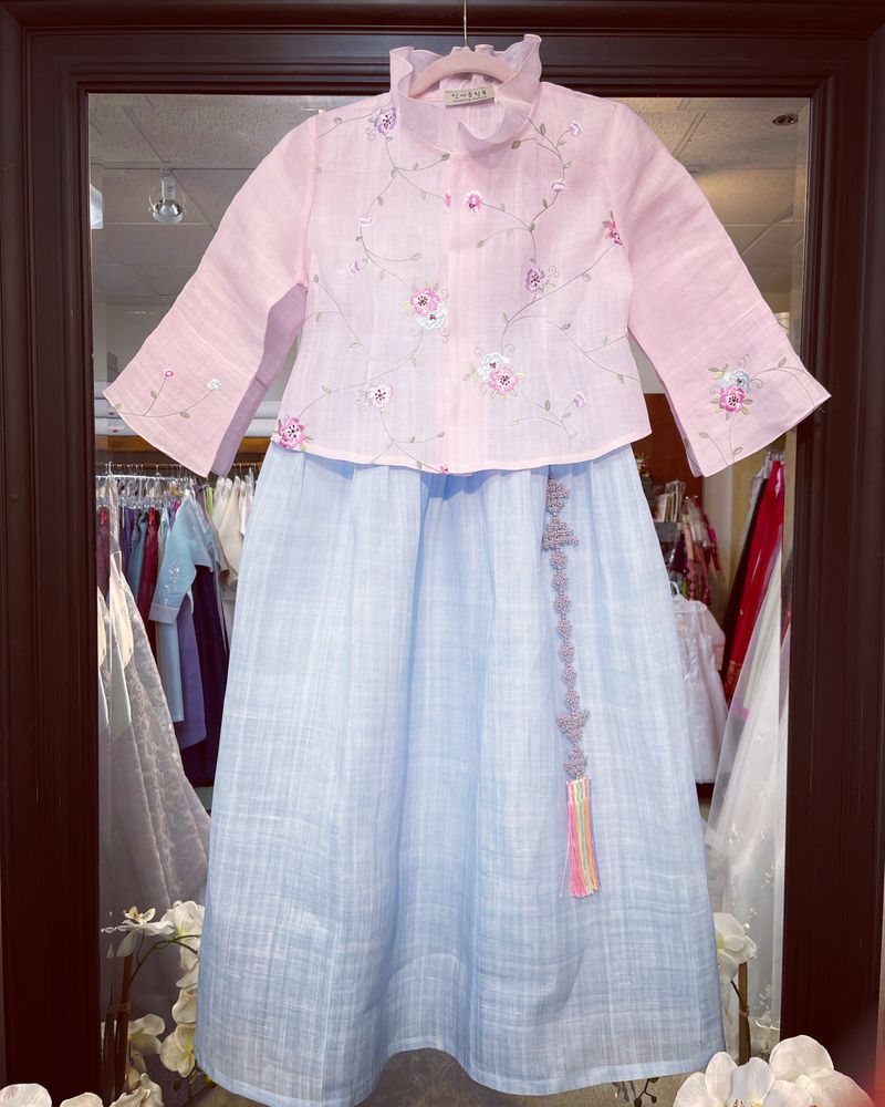 Insadong Hanbok Logo